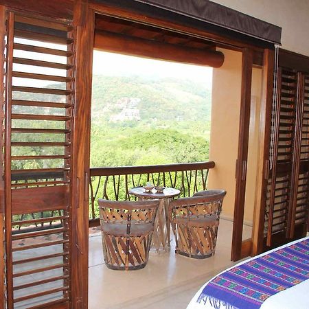 Hotel Casa Don Francisco Ixtapa  Ngoại thất bức ảnh